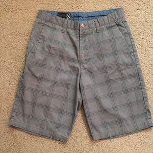 Men's Flat Front Style Shorts Size 32 by Volcom